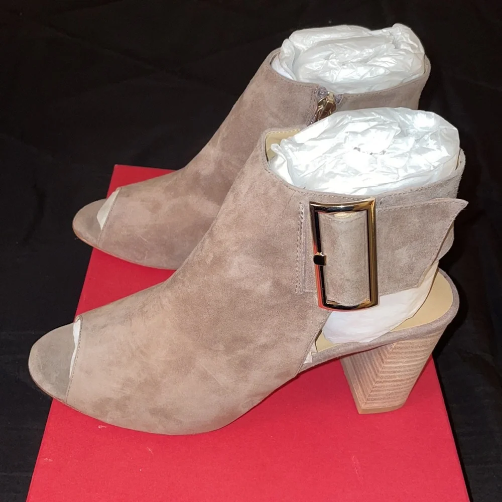 🔥Sale🔥Pretty suede taupe colored peep toe sling back booties..3” heels..NWOT - Picture 3 of 5